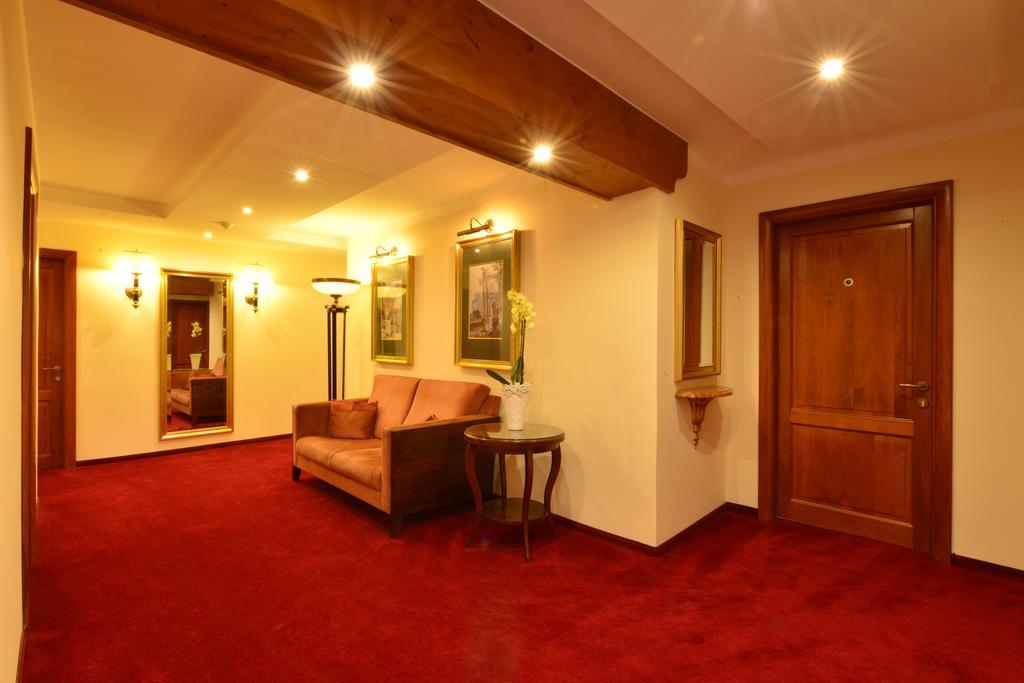 Hotel Beretta Ахенкирх Екстериор снимка