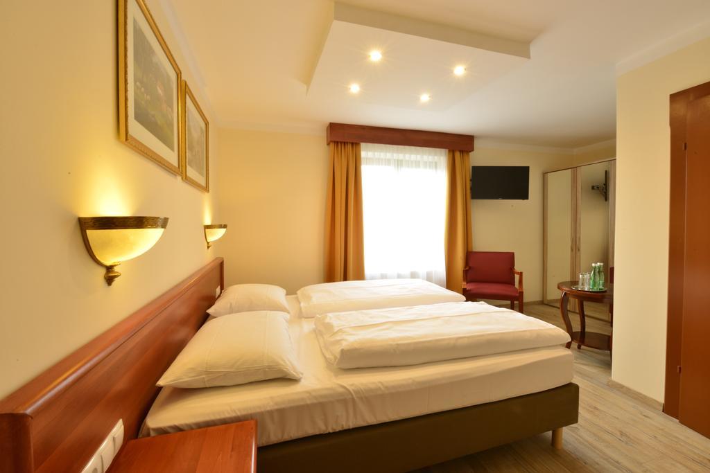 Hotel Beretta Ахенкирх Екстериор снимка